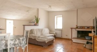Appartamento con terrazzo in vendita a Nepi